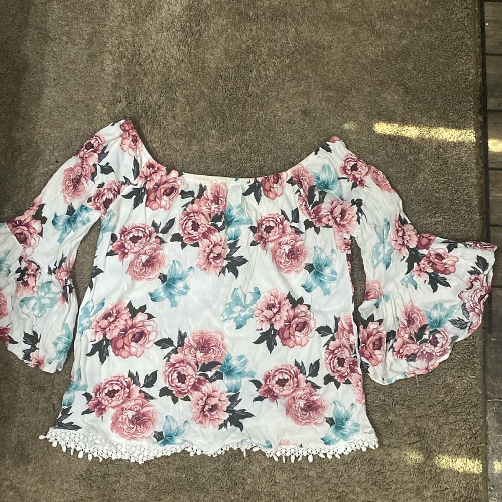 Women blouse flowers size medium
